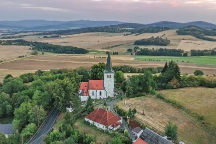 Kostel Narození Panny Marie Loučim